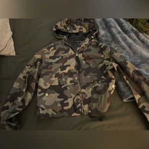 Camo print wind breaker